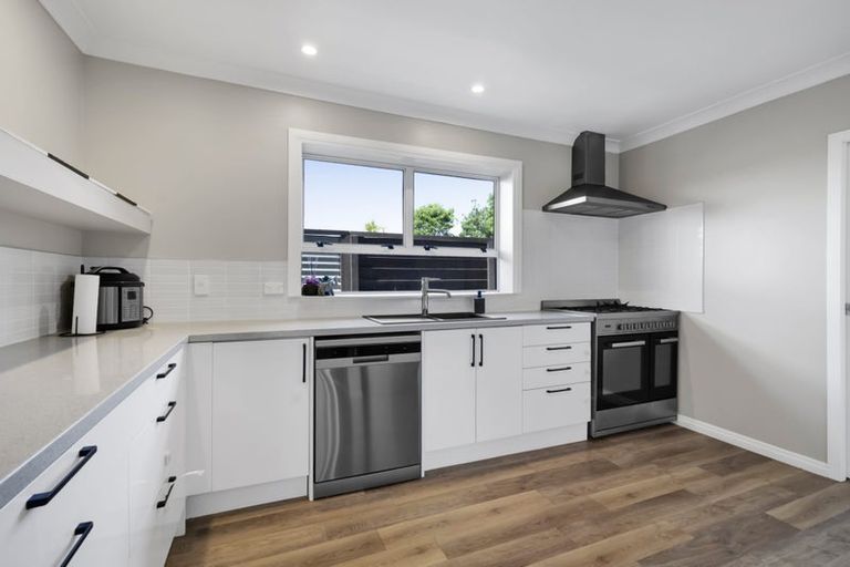 Photo of property in 112 Smart Road, Glen Avon, New Plymouth, 4312