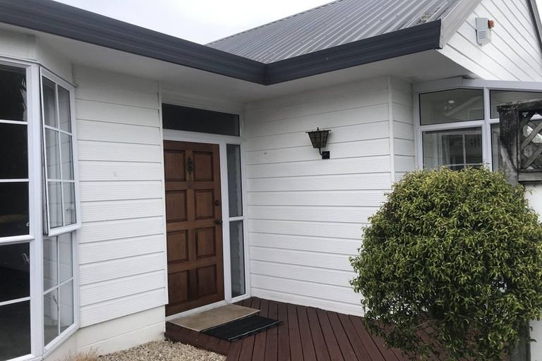 Photo of property in 2/460 East Coast Road, Windsor Park, Auckland, 0630