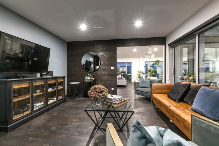 Photo of property in 63 Tiri Road, Manly, Whangaparaoa, 0930