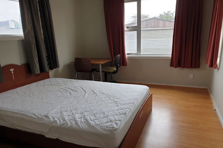 Photo of property in 189 Memorial Avenue, Burnside, Christchurch, 8053