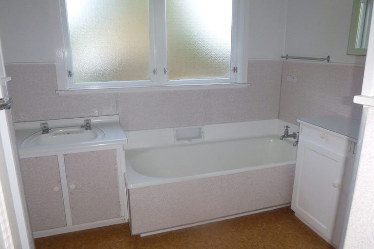 Photo of property in 60 Wakeman Street, Pahiatua, 4910