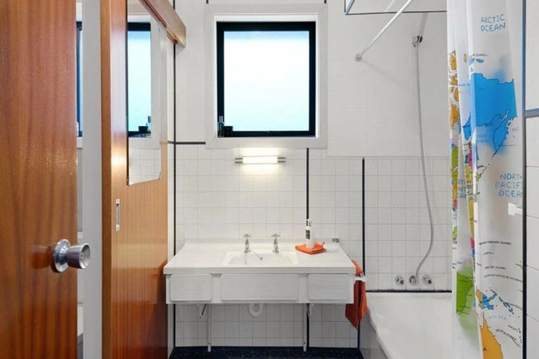 Photo of property in 129 Chester Street East, Christchurch Central, Christchurch, 8011