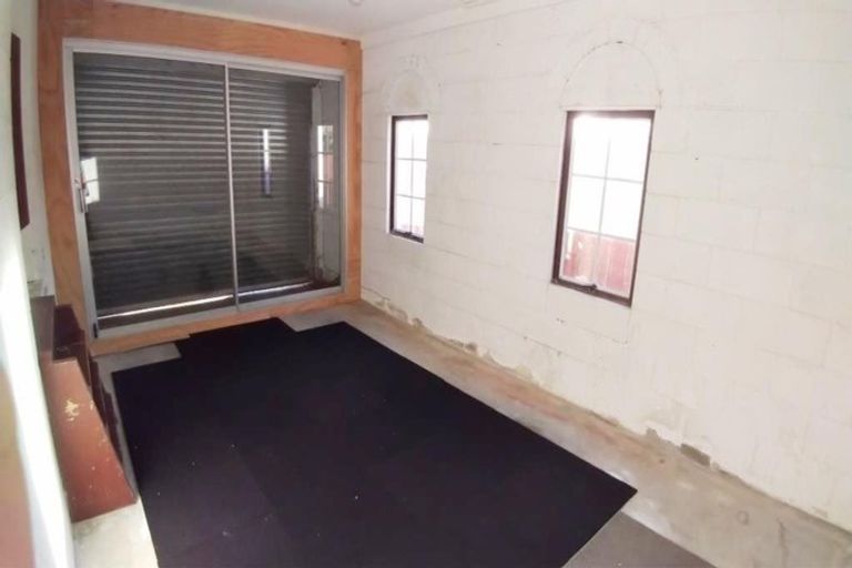 Photo of property in 2/26a Sunnynook Road, Sunnynook, Auckland, 0620