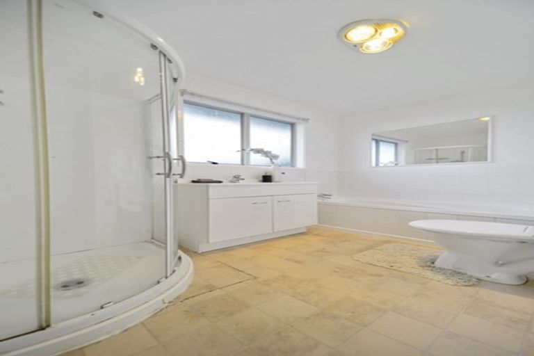 Photo of property in 16 Judkins Crescent, Cockle Bay, Auckland, 2014