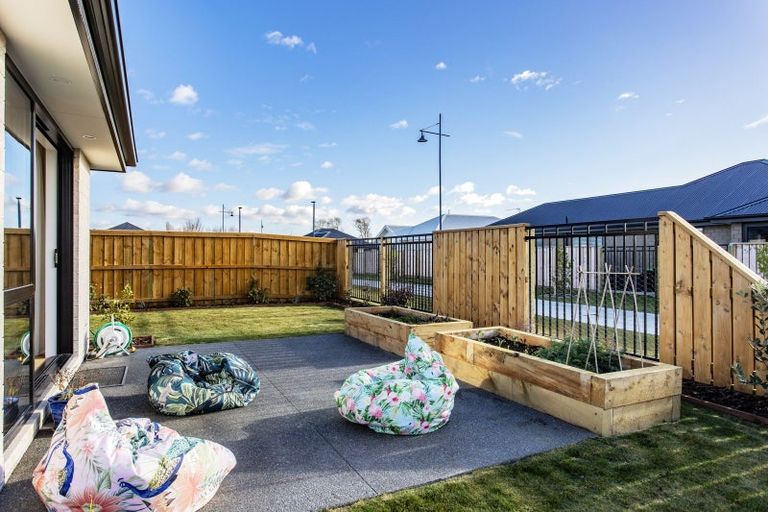 Photo of property in 37 Edlin Lane, Pegasus, 7612