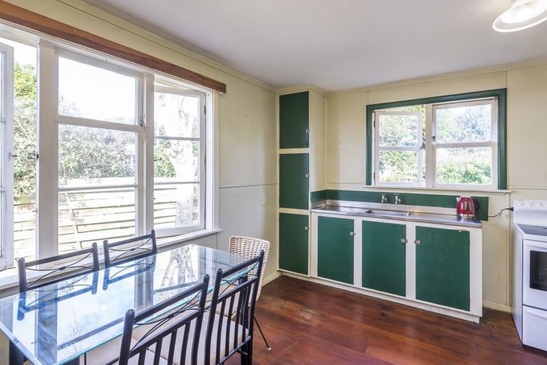 Photo of property in 12 Rodney Grove, Paraparaumu, 5032