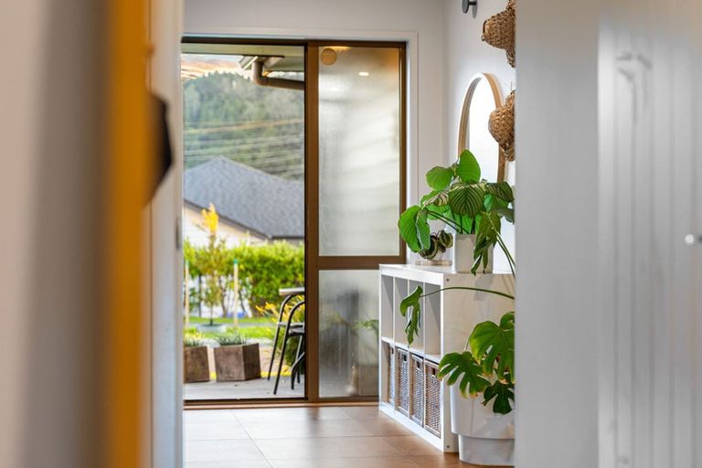 Photo of property in 14 Will Street, Huapai, Kumeu, 0810