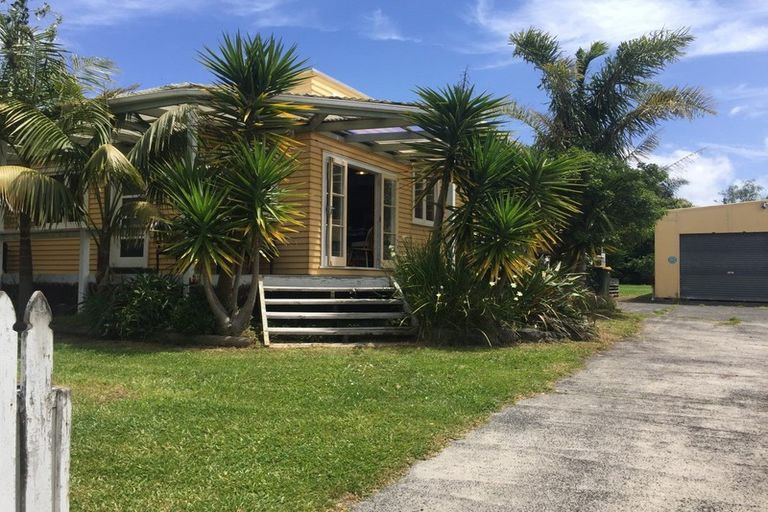 Photo of property in 50 Great North Road, Riverhead, 0820