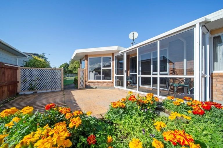 Photo of property in 28 Nikau Street, Inglewood, 4330