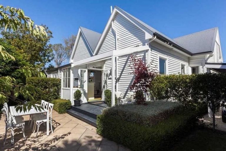 Photo of property in 52a Onslow Street, St Albans, Christchurch, 8014
