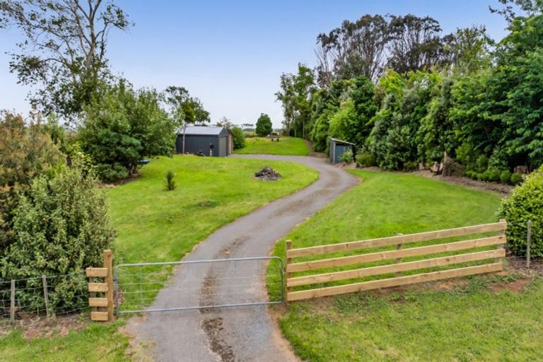 Photo of property in 8 Weka Street, Te Kiri, Opunake, 4682