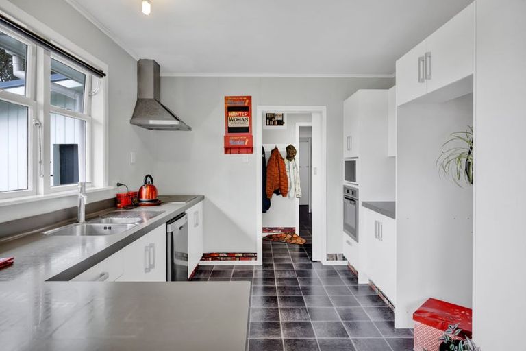 Photo of property in 8 Wera Street, Hawera, 4610