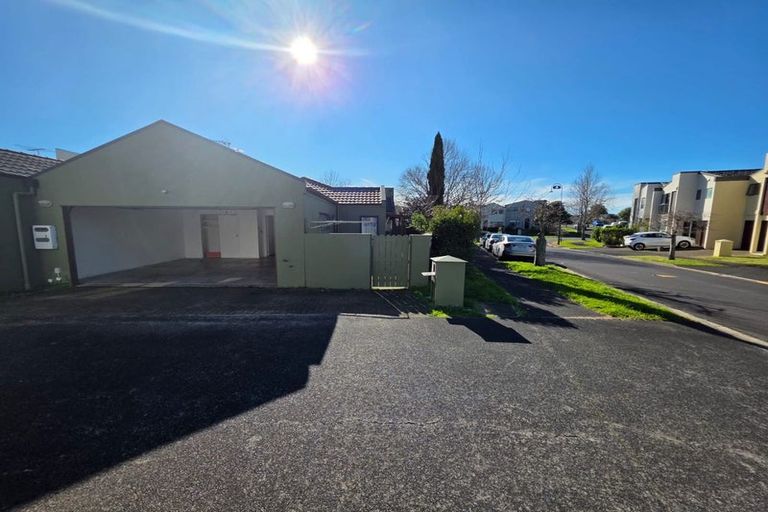 Photo of property in 3 Puma Drive, Golflands, Auckland, 2013