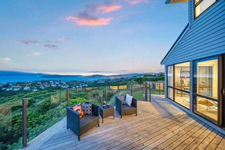 Photo of property in 42 Gurkha Crescent, Khandallah, Wellington, 6035