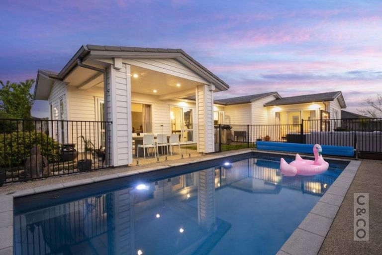 Photo of property in 14 Floyd Road, Riverhead, 0820