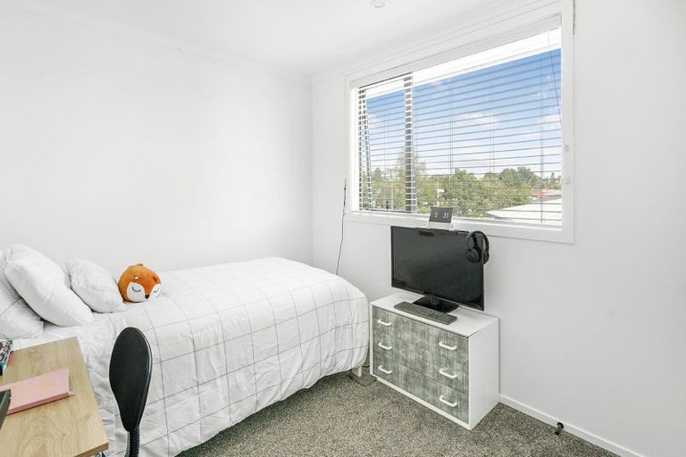 Photo of property in 2/12 Liston Crescent, Hillcrest, Hamilton, 3216