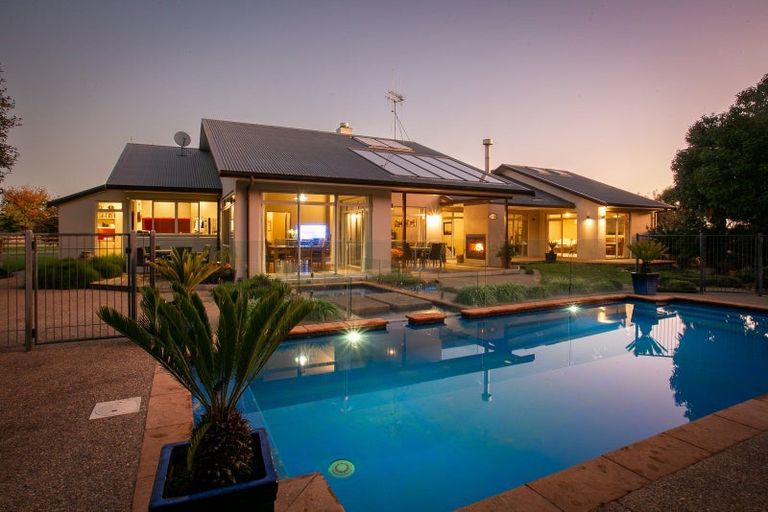 Photo of property in 489 Fencourt Road, Cambridge, 3493