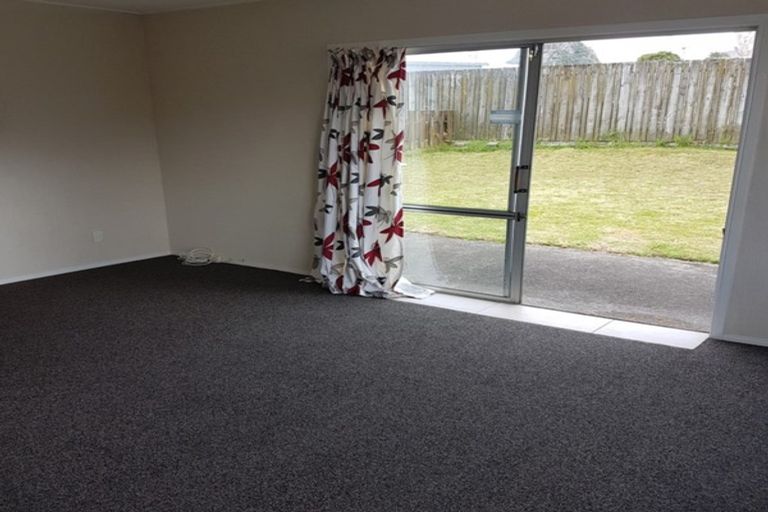 Photo of property in 30a Simons Street, Moturoa, New Plymouth, 4310