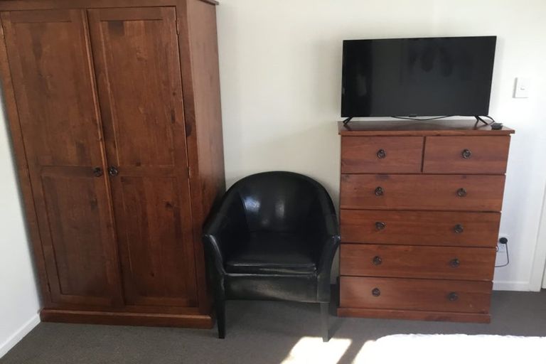 Photo of property in 8c Schnapper Rock Road, Schnapper Rock, Auckland, 0632