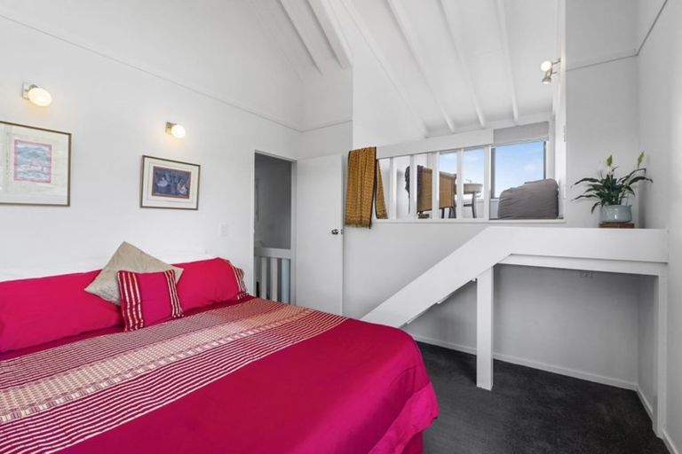 Photo of property in 5 Saint Aidans Way, Tawa, Wellington, 5028