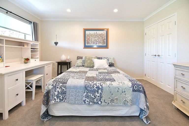 Photo of property in 100 Whangaparaoa Road, Red Beach, 0932