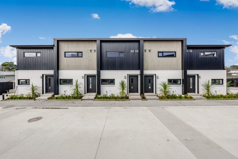 Photo of property in 3 Kaaramuramu Lane, Mangere Bridge, Auckland, 2022