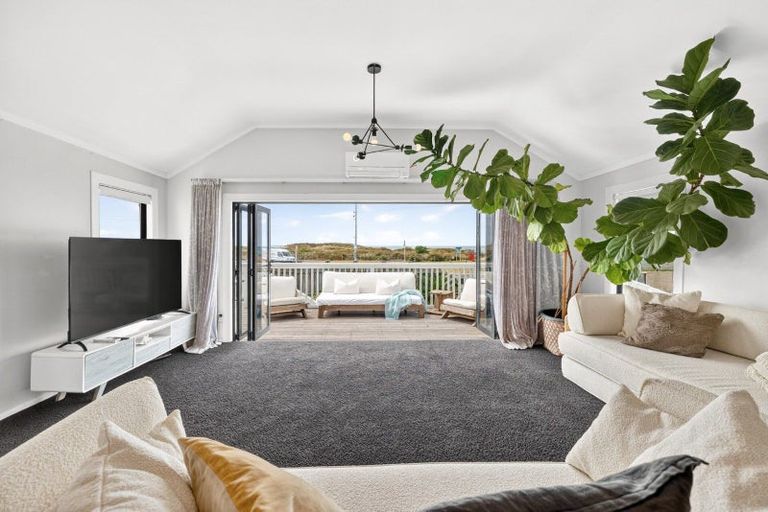 Photo of property in 4 Oceanbeach Road, Mount Maunganui, 3116