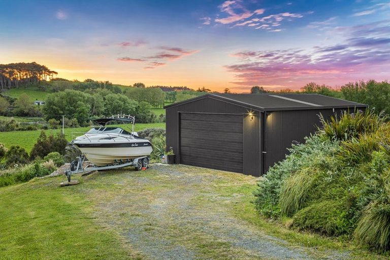 Photo of property in 56 Hull Road, Waitoki, Kaukapakapa, 0871