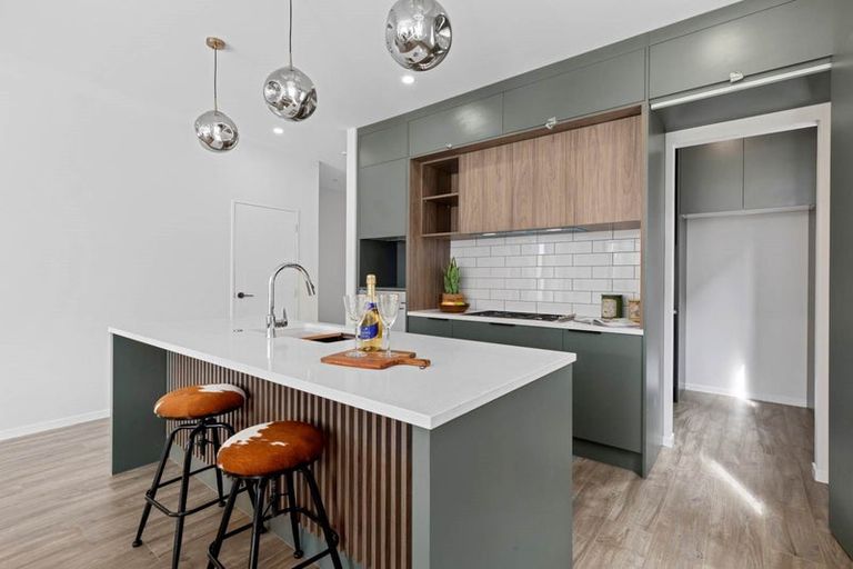 Photo of property in 43 Sunnyheights Road, Orewa, 0931