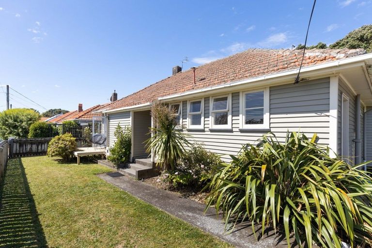 Photo of property in 121 Frankley Road, Frankleigh Park, New Plymouth, 4310