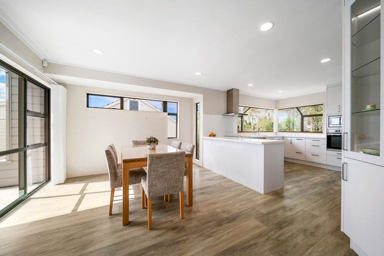 Photo of property in 10 Toroa Street, Torbay, Auckland, 0630