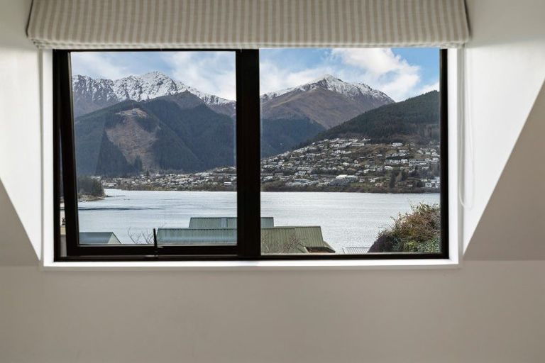 Photo of property in 14 Oregon Drive, Kelvin Heights, Queenstown, 9300