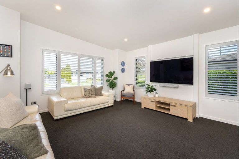 Photo of property in 58 Kapiti Drive, Poraiti, Napier, 4112
