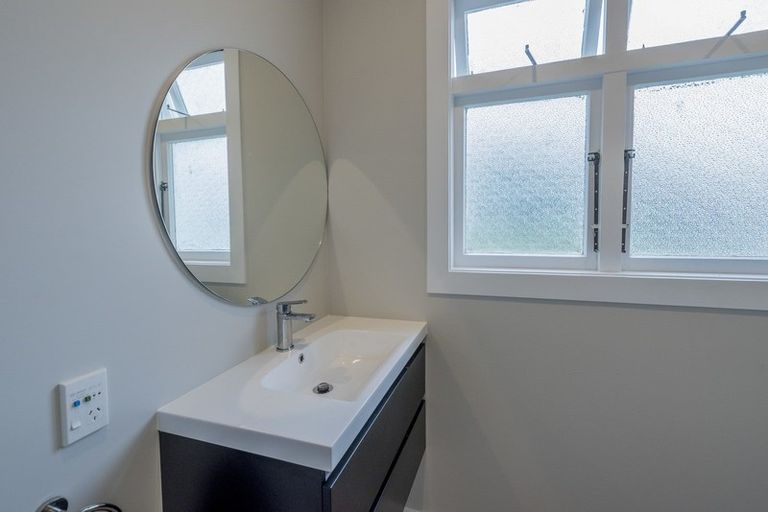 Photo of property in 13 Kings Drive, Levin, 5510