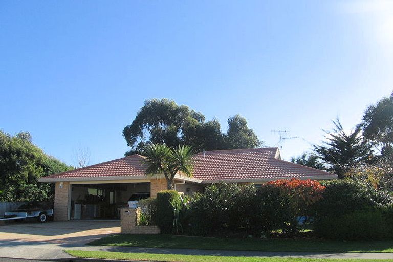 Photo of property in 71 Campbell Avenue, Paraparaumu, 5032