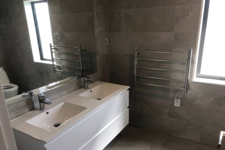 Photo of property in 243 West Hoe Heights, Orewa, 0931