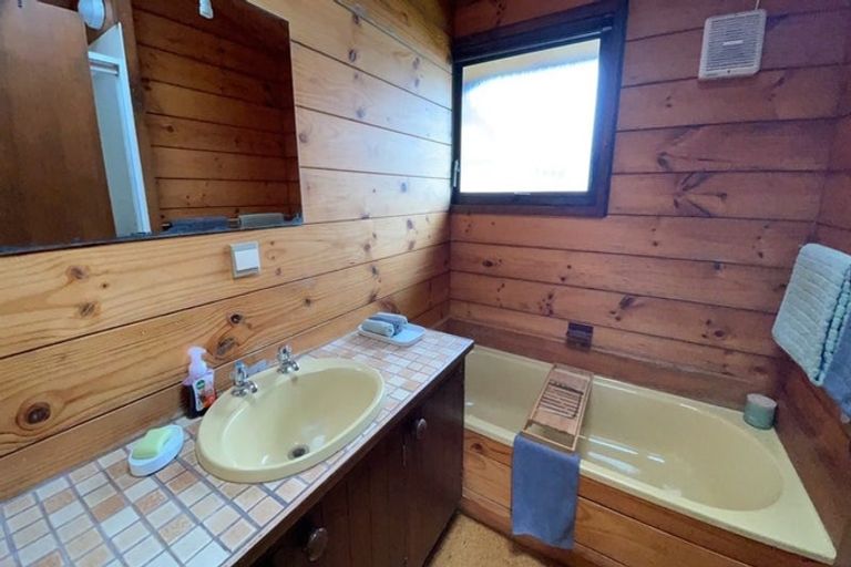 Photo of property in 63 Gemstone Drive, Birchville, Upper Hutt, 5018