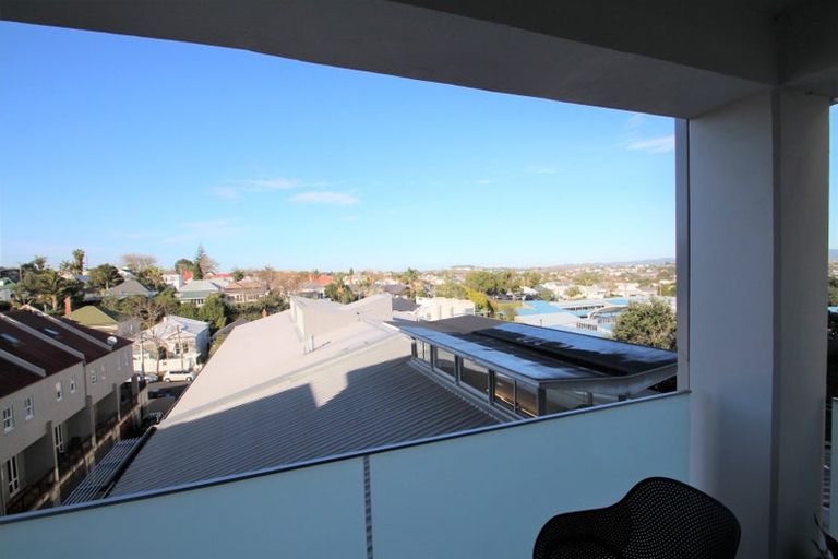 Photo of property in 2h/17 Blake Street, Ponsonby, Auckland, 1011