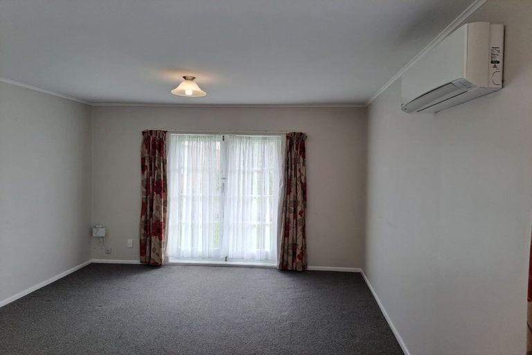 Photo of property in 1/52 Cruickshank Road, Clouston Park, Upper Hutt, 5018