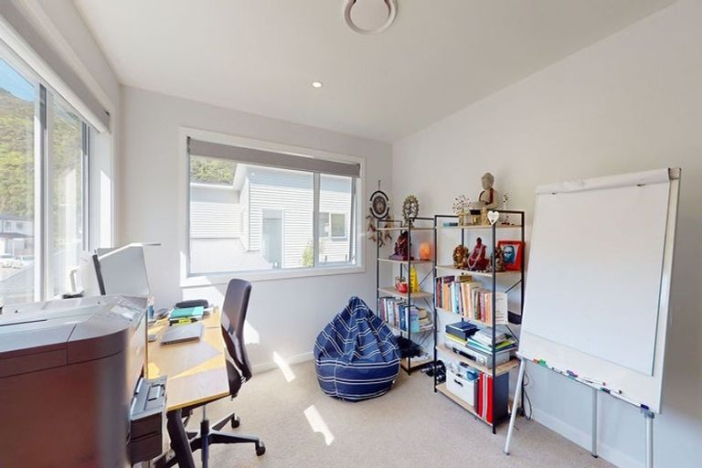 Photo of property in 92 Silverstream Road, Crofton Downs, Wellington, 6035