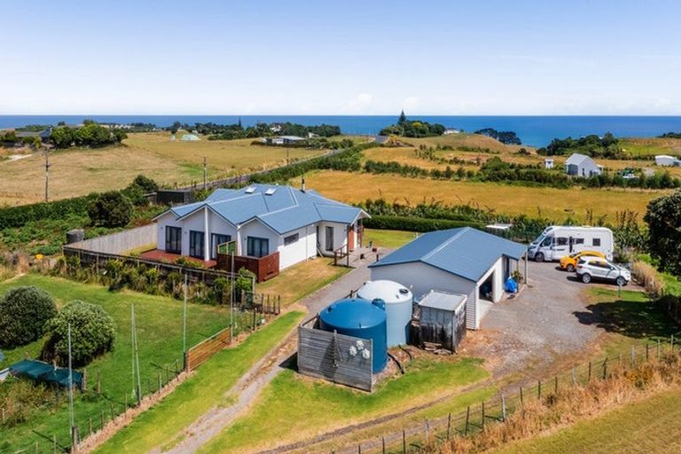 Photo of property in 630 South Road, Omata, New Plymouth, 4374