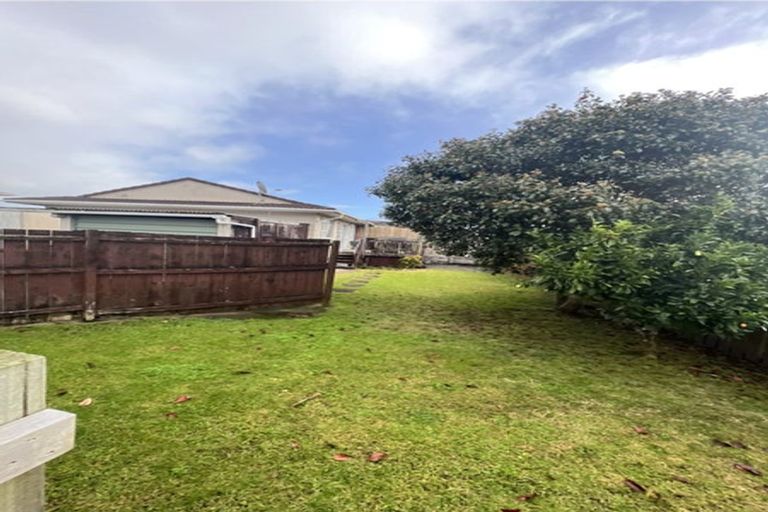 Photo of property in 2/109 Pigeon Mountain Road, Half Moon Bay, Auckland, 2012