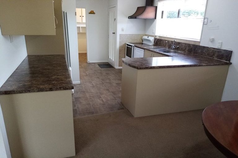 Photo of property in 13 Warkworth Grove, Bell Block, New Plymouth, 4312