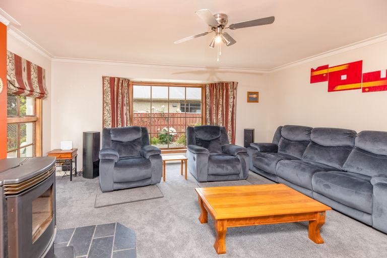 Photo of property in 14 Ramore Place, Redwood, Christchurch, 8051