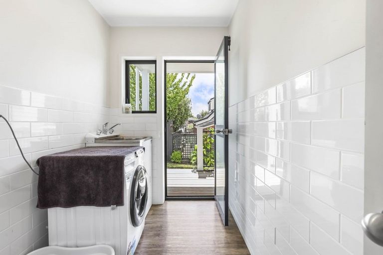 Photo of property in 2a Burn-murdoch Street, St Andrews, Hamilton, 3200