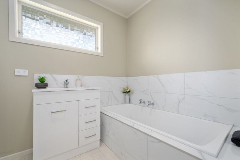 Photo of property in 16 Gloucester Road, Mount Maunganui, 3116