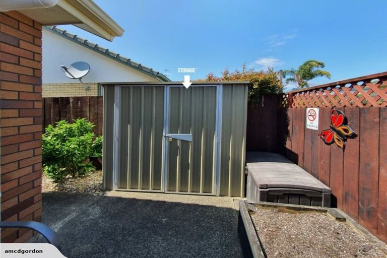 Photo of property in 3/262 Centreway Road, Orewa, 0931