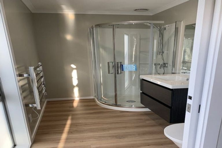 Photo of property in 28 Koru Loop, Paraparaumu, 5032