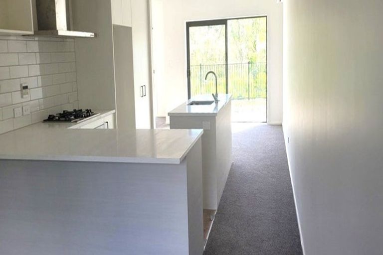 Photo of property in 30 Koreke Close, Kenepuru, Porirua, 5022