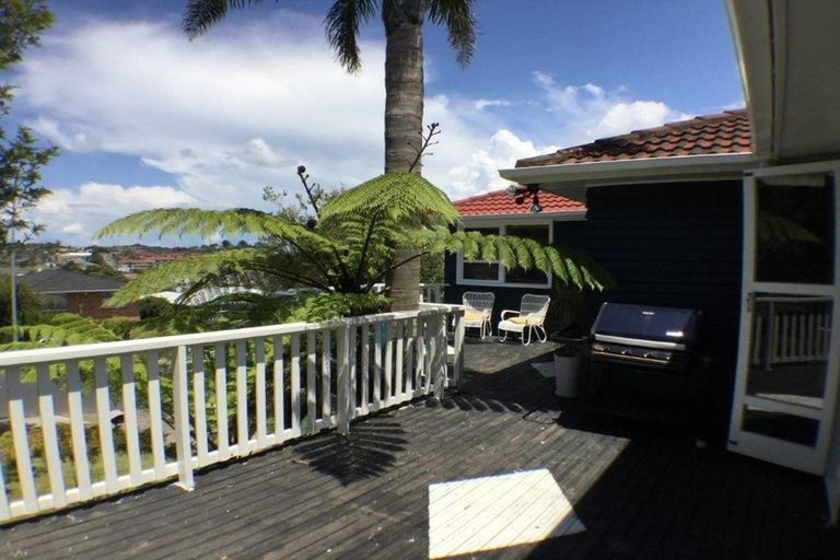 Photo of property in 19 Fairway Avenue, Red Beach, 0932